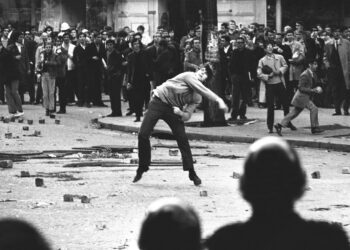 El Revolucionario/Esclavo.